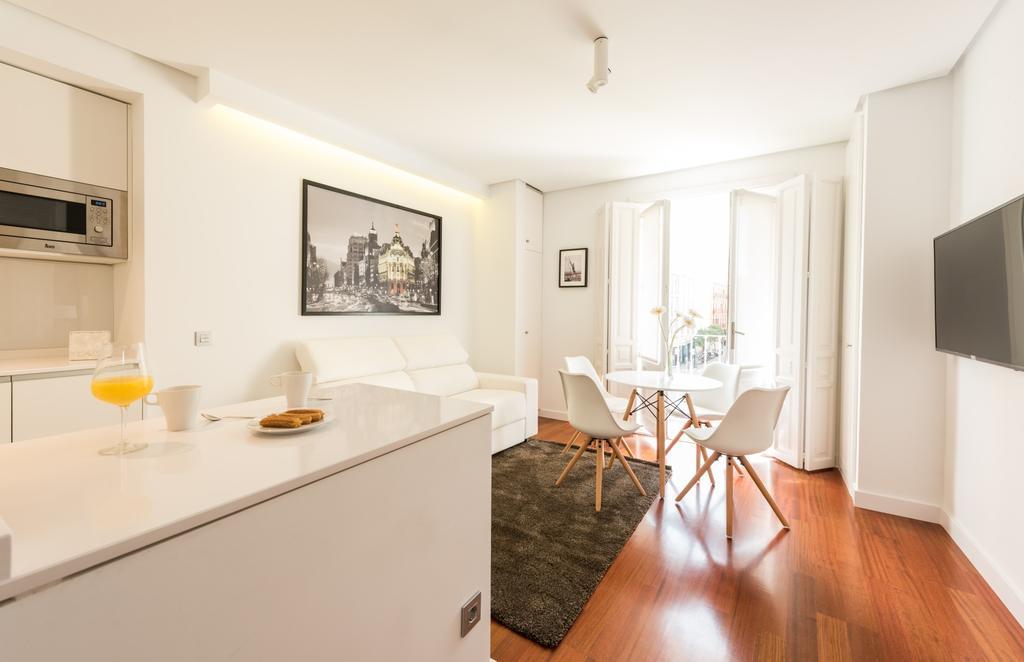 Santa Ana Plaza Apartment Мадрид Екстериор снимка