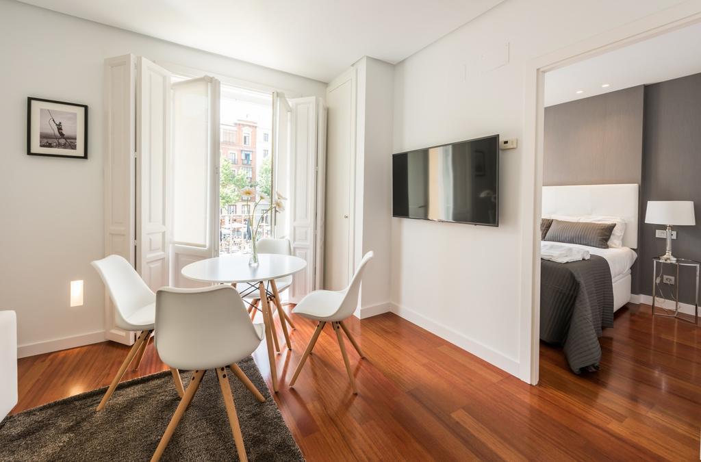 Santa Ana Plaza Apartment Мадрид Екстериор снимка